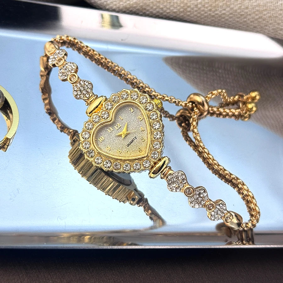 Heart-Shaped Chain Clock