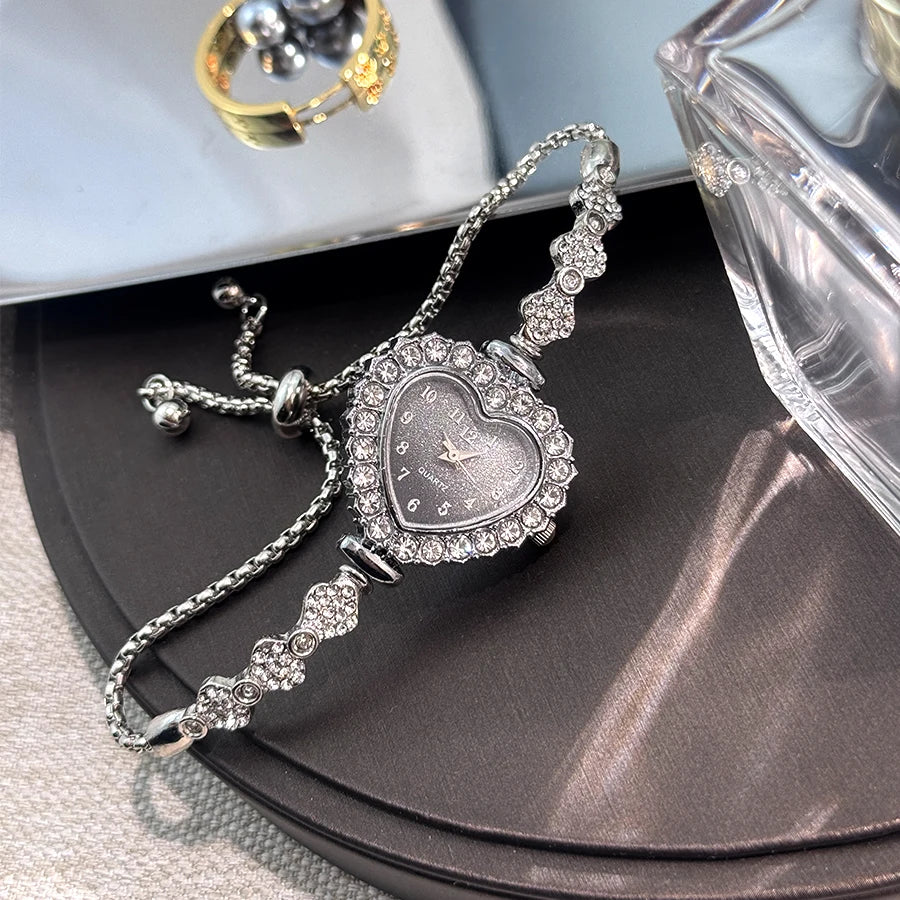 Heart-Shaped Chain Clock